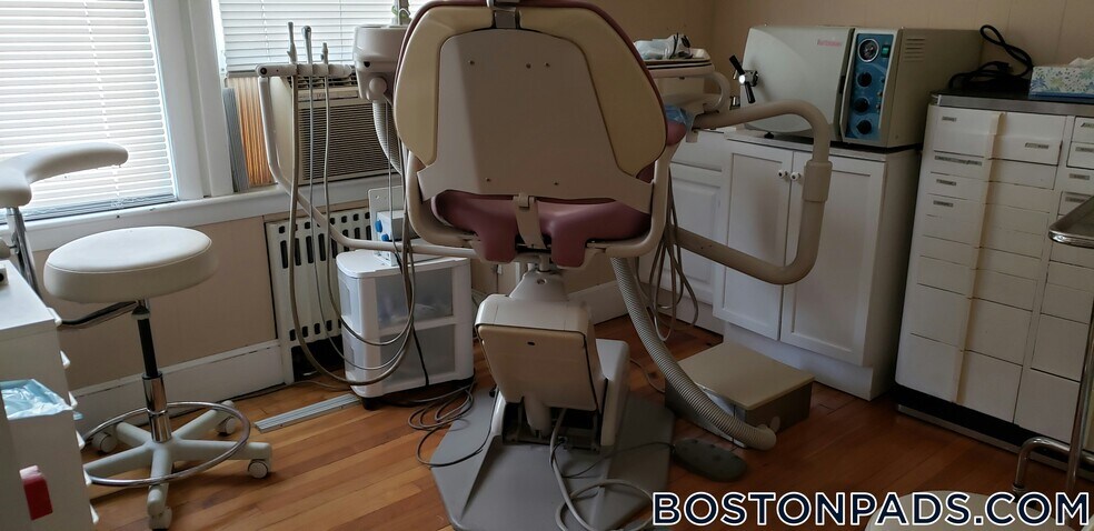 Building Photo - 522 Hancock St