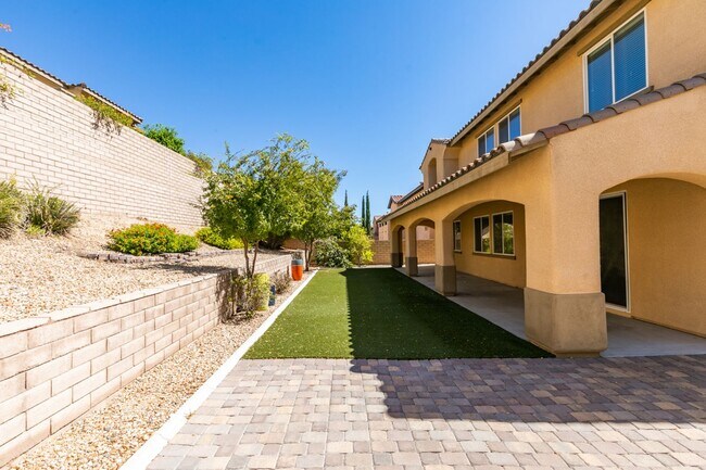 Building Photo - 12056 La Palmera Ave