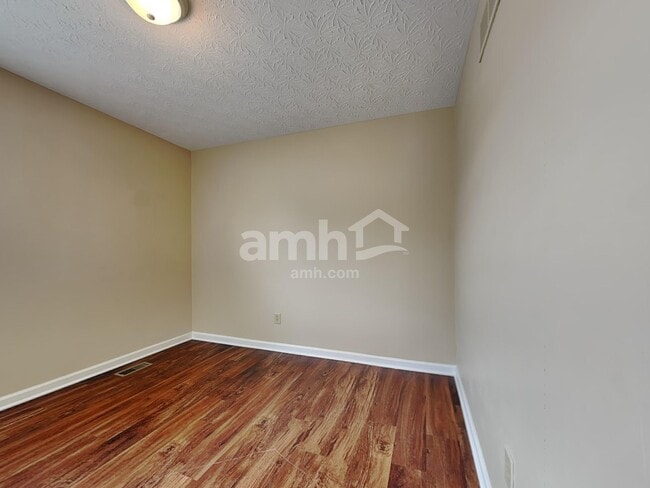 Building Photo - 45 Saddle Creek Ln