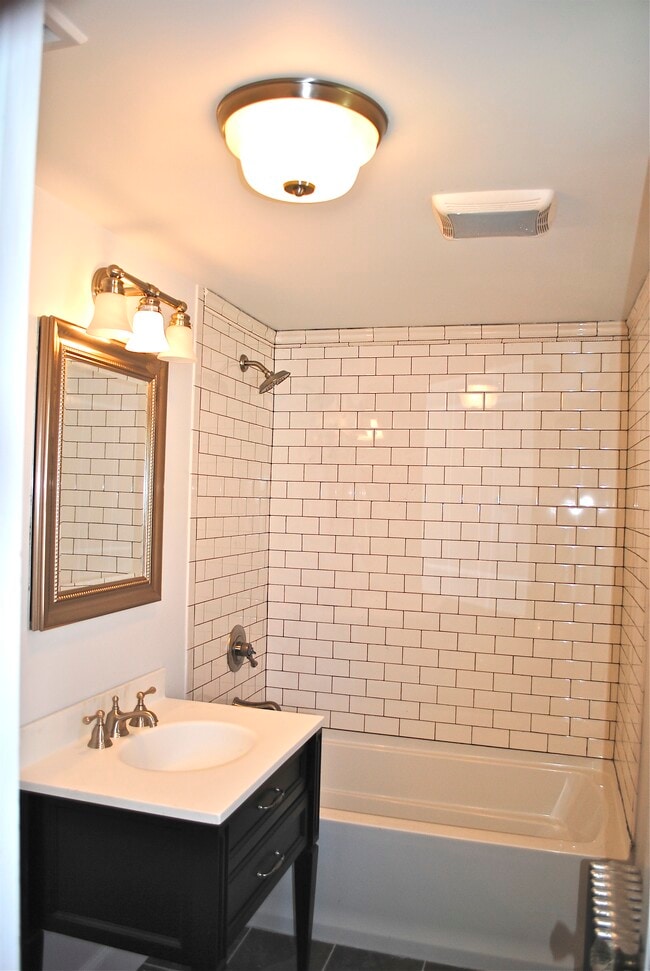 Building Photo - 60 Hayward Pl