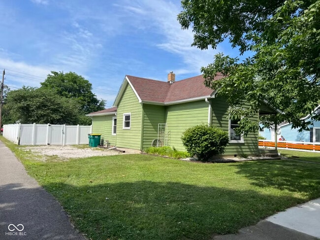 Primary Photo - 448 W King St