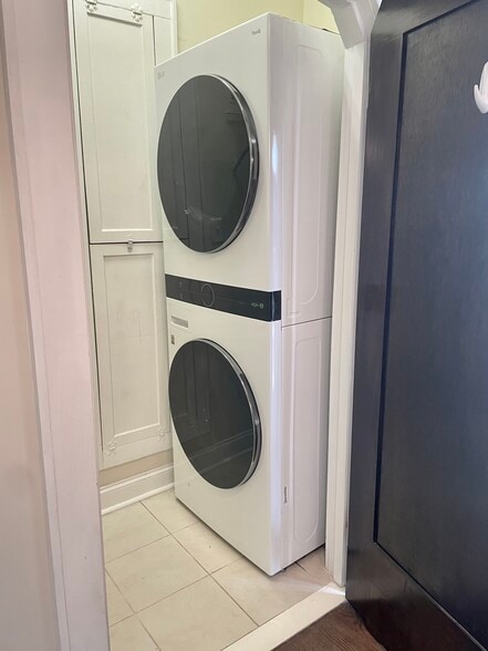 Laundry Room - 4707 Elkins Ave