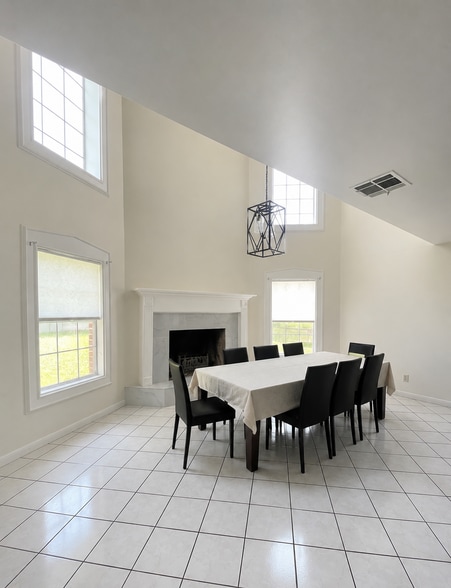 Building Photo - 413 Lightsey Rd