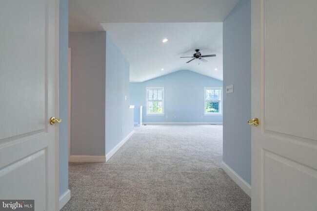 Building Photo - 576 Championship Dr