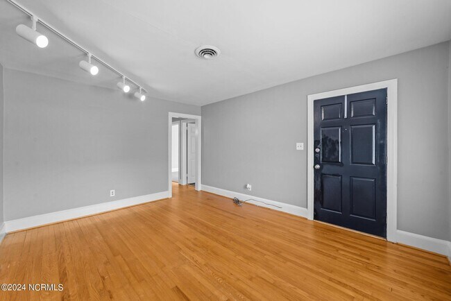 Building Photo - 1309 Willow St
