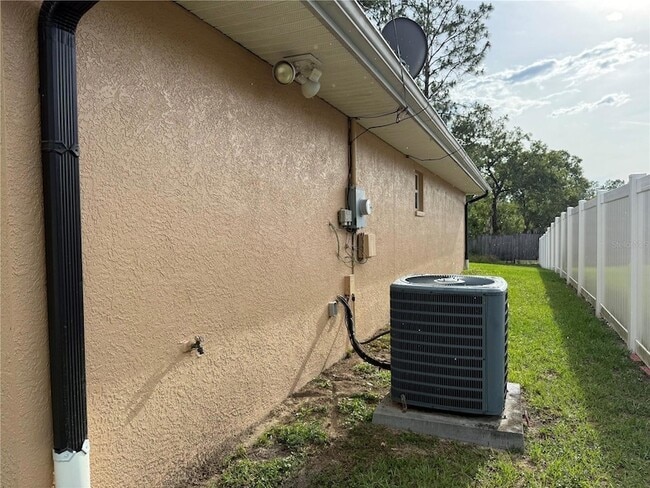 Building Photo - 4156 SW 159th Ct