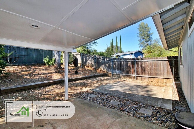 Building Photo - 2420 D Alene Ave