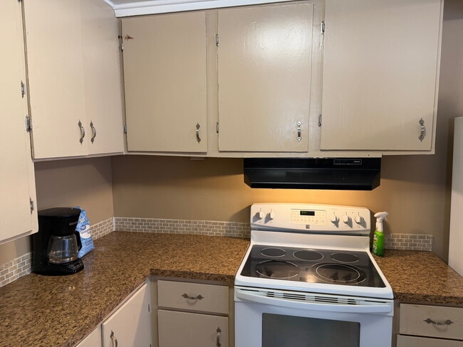 Building Photo - 2414 Poplar St