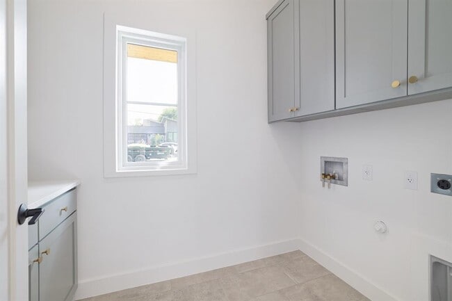 Building Photo - 1703 Piedmont Ave