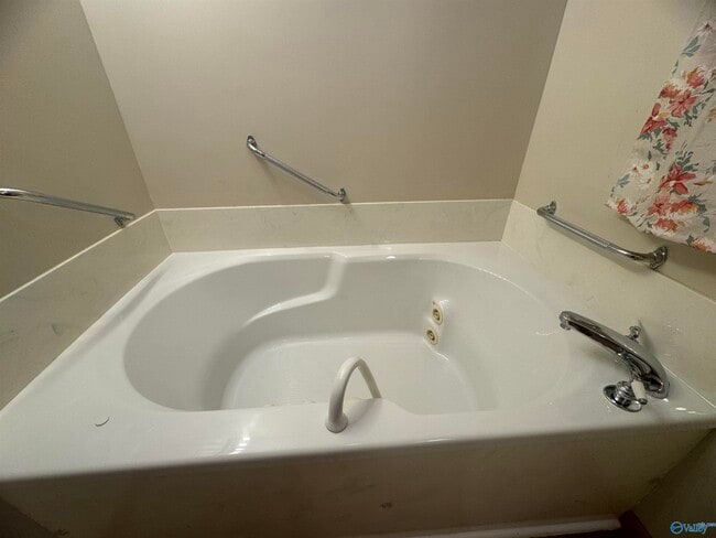 Building Photo - 3009 Fairacres Rd SW