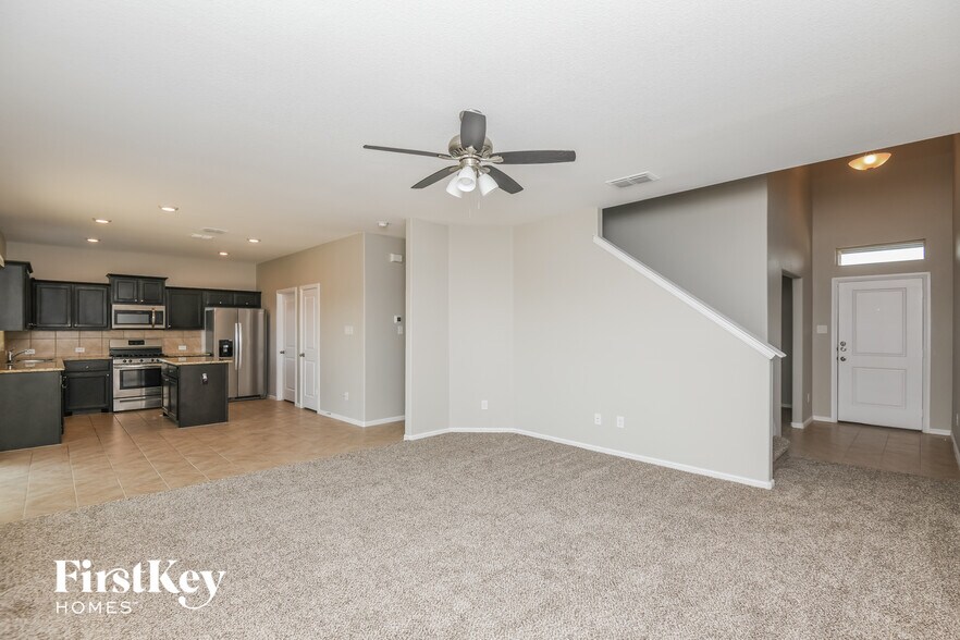 Building Photo - 10109 Huntersville Trl