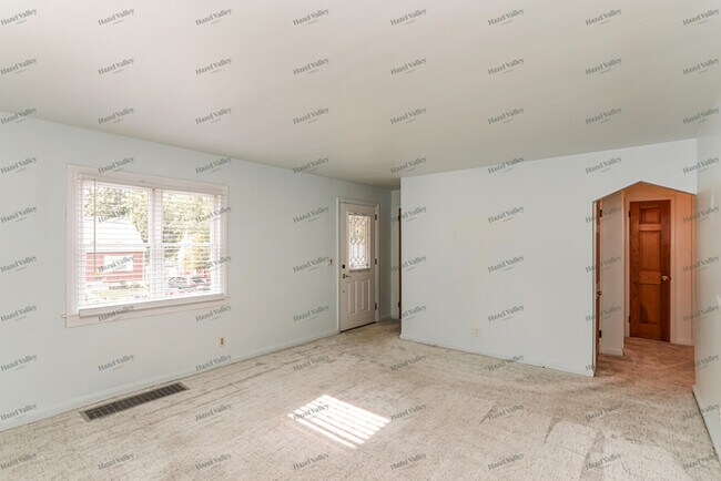 Building Photo - 2863 Allview Cir