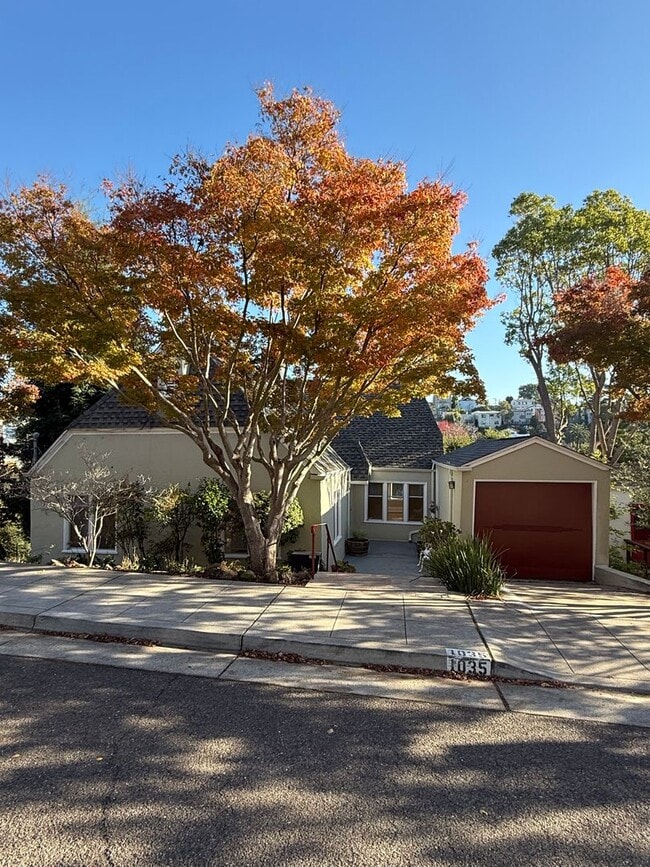 Building Photo - Great 2 Bedroom Rental Home in Crocker Highland District