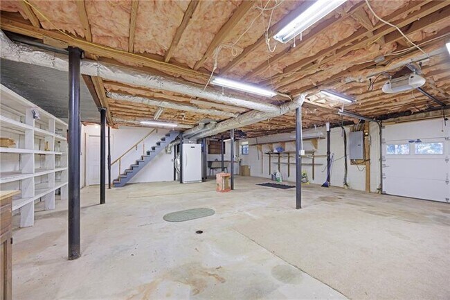 Building Photo - 835 Tranquil Dr