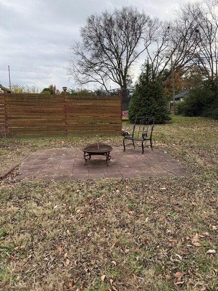 12x10 patio - 111 Cash Ln