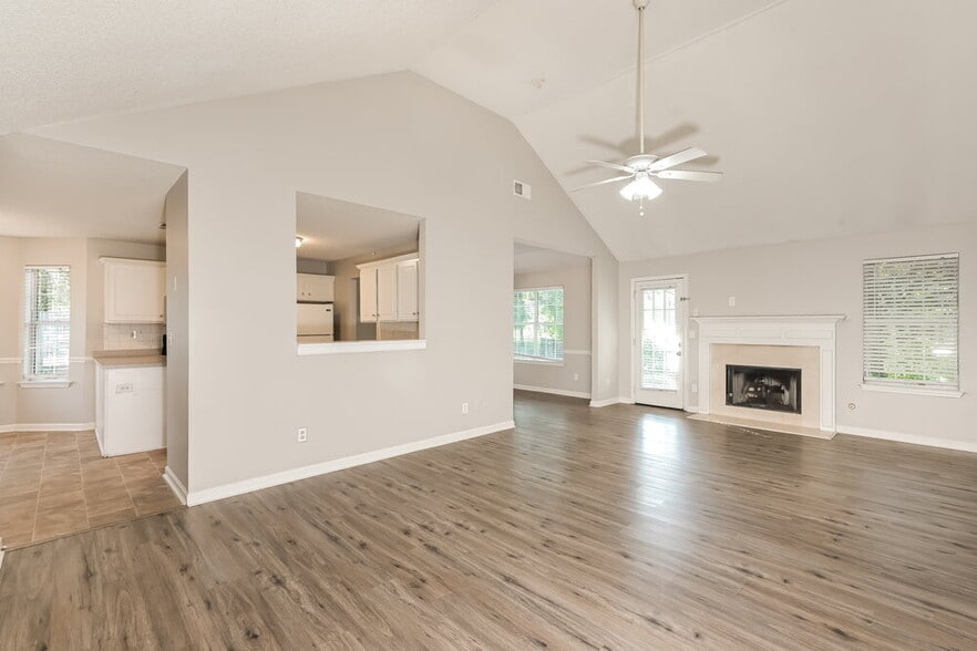 Building Photo - 85 Pompas Ct