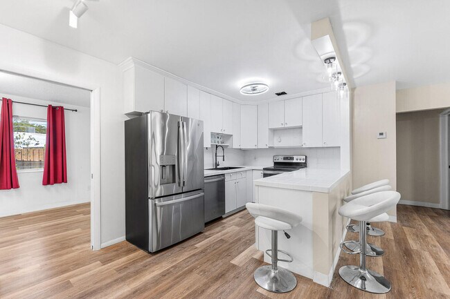 Building Photo - 4780 NE 8th Terrace