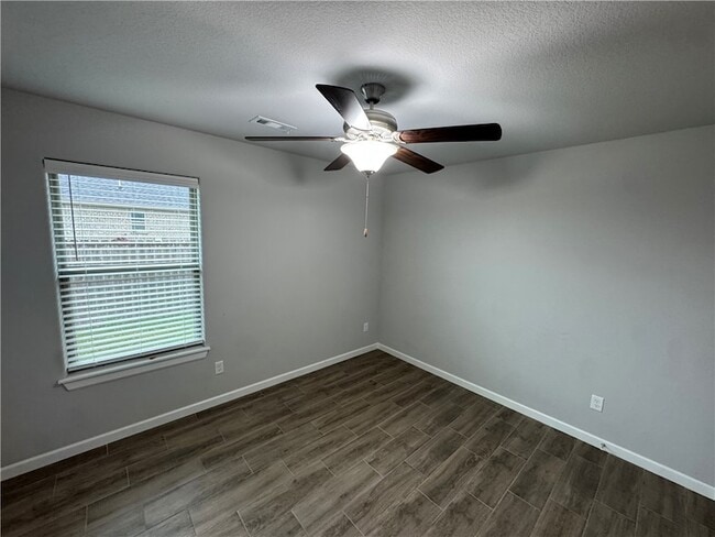 Building Photo - 189 S Geranium Ln