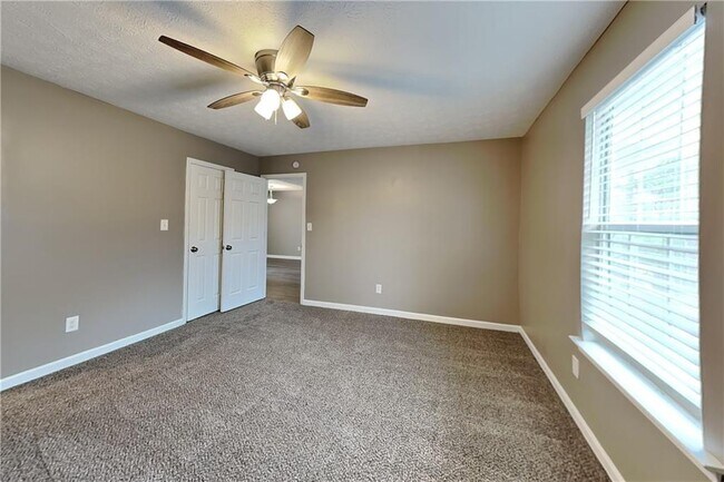 Building Photo - 209 Hale Haven Dr