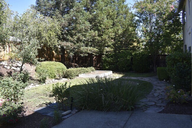 Building Photo - 5310 Humboldt Dr