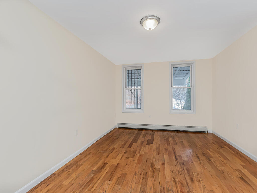 Building Photo - 1378 Bristow St