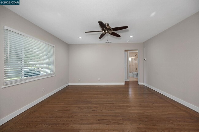 Building Photo - 880 Audrey Ct