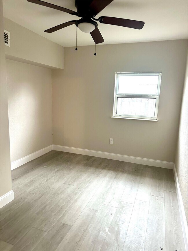 Building Photo - 7907 SW 3rd St