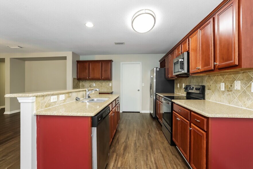 Building Photo - 3877 Marsh Bluff Dr