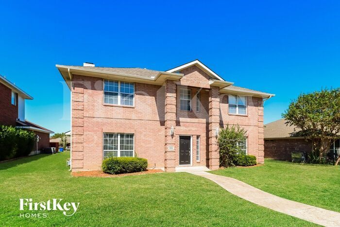 Primary Photo - 205 Cedar Ridge Dr