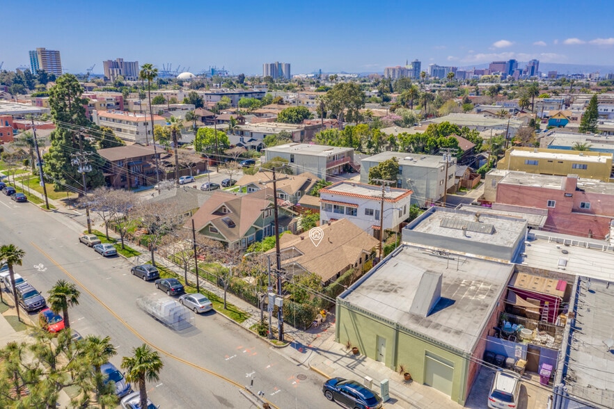 Excellent location in the middle of 4th Street Retro Row - 367 Junipero Ave