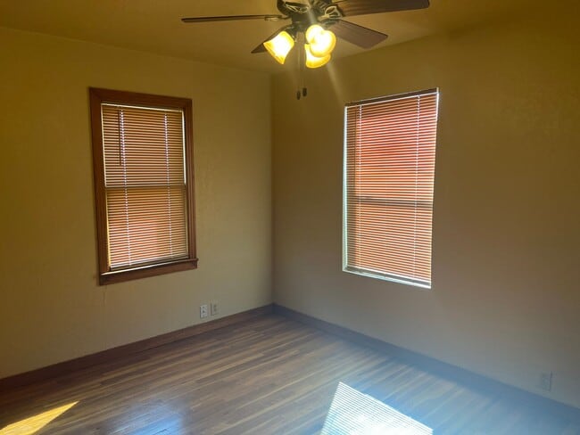 Building Photo - Country Living Home