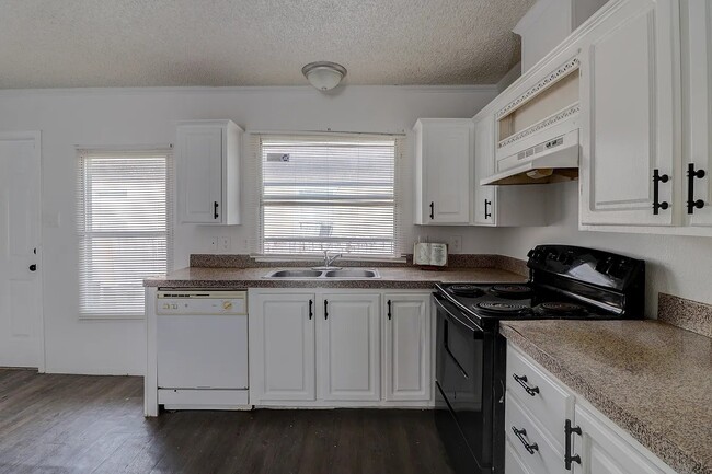 Building Photo - 11727 Greensbrook Forest Dr