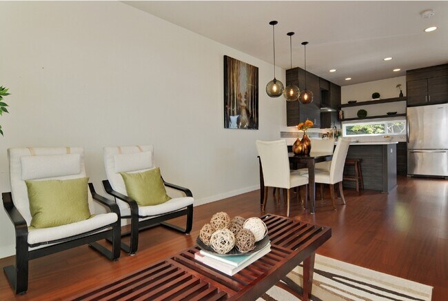 Building Photo - 4717 Phinney Avenue North