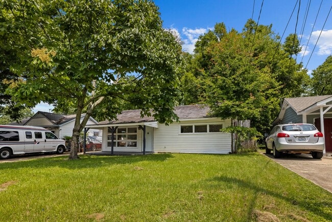 Building Photo - Charming 3 Bedroom, 2 Bathroom house