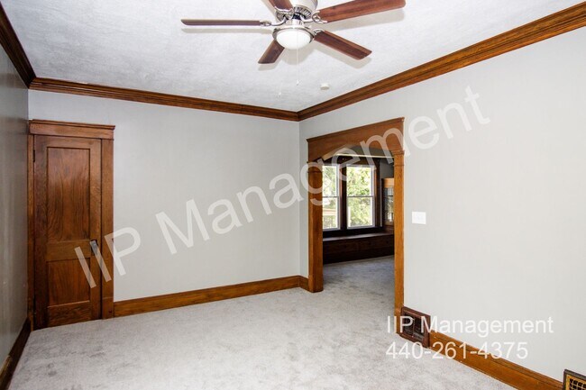 Building Photo - 3104 Montclair Ave