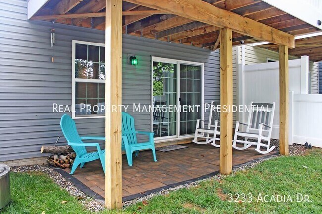 Building Photo - 3233 Acadia Dr