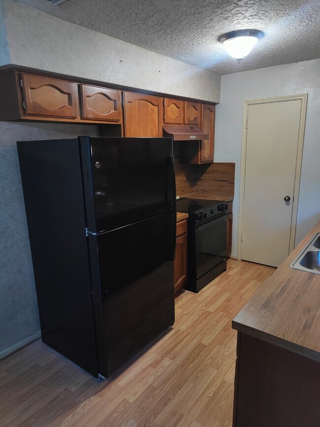 Building Photo - 13424 Castilian Dr