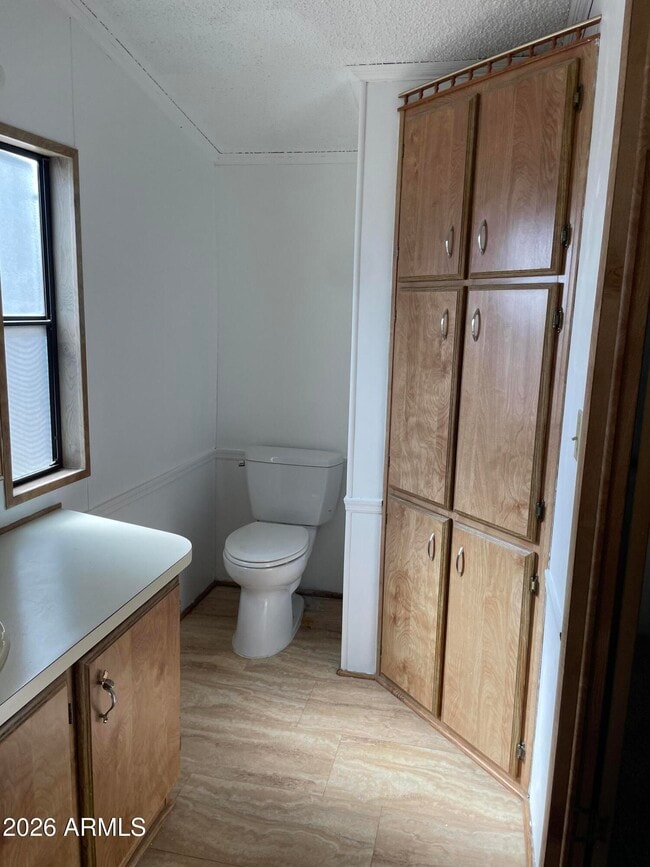 Building Photo - 415 E Villa Theresa Dr