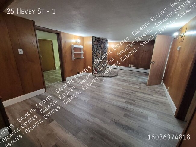 Building Photo - Super Spacious 4 bedroom 2 bath 2 levels o...