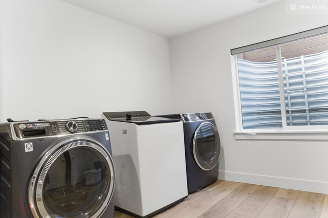 Building Photo - 193 N 300 E