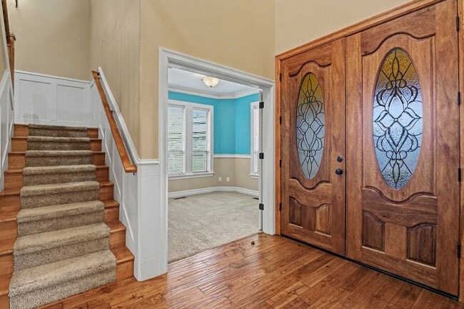 Building Photo - 4 bed, 2.5 bath Two-Story Home in West Salem