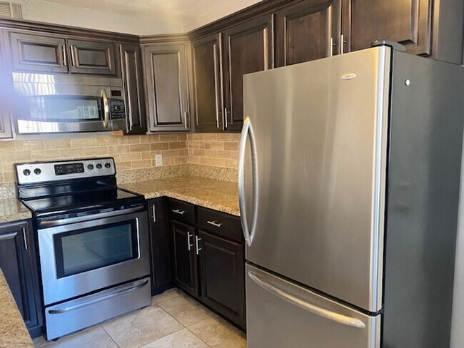 Building Photo - $1,275 For Lease-1 Bedroom-1 Bath Apt in T...