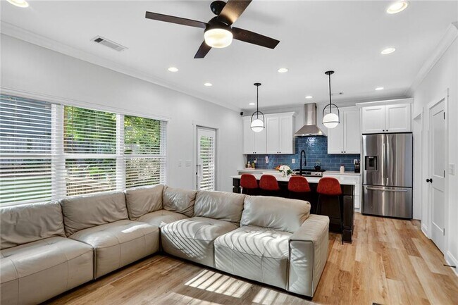 Building Photo - 1170 Moton Ave SW