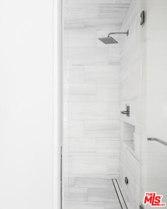 Building Photo - 2532 Canyon Oak Dr