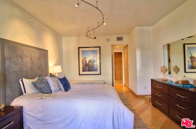 Building Photo - 1118 3rd St