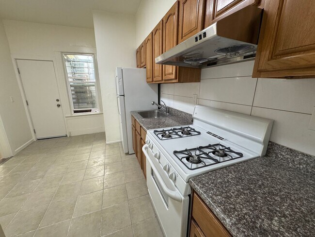 Building Photo - 294