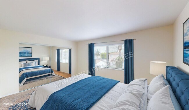 Building Photo - Charming 3-Bedroom, 2.5-Bathroom Home in D...
