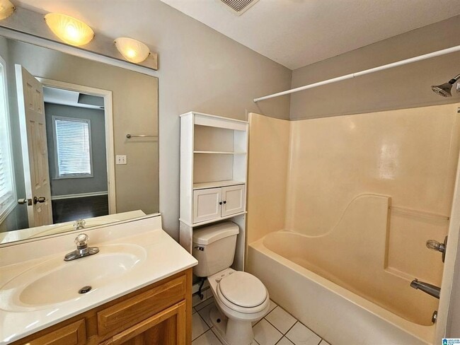 Building Photo - 3 bed, 2 bath home in Helena