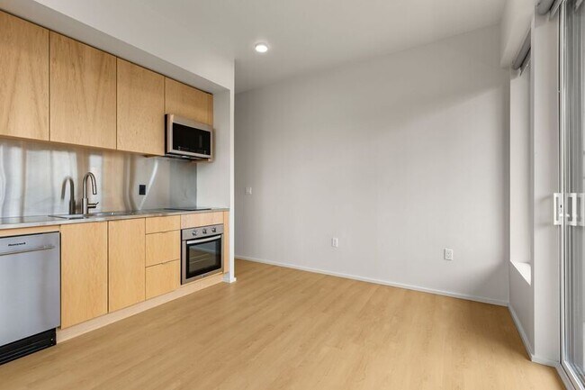 Building Photo - 7480 N Delaware Ave