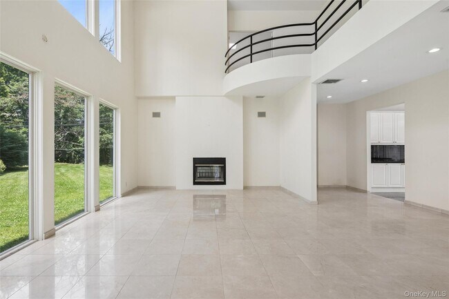 Building Photo - 67 Parkway Dr